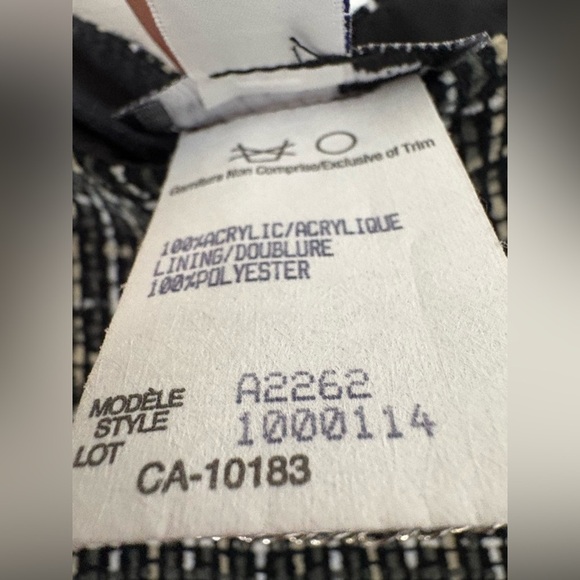 Elegant Black and White Tweed Pencil Skirt - Picture 3 of 5